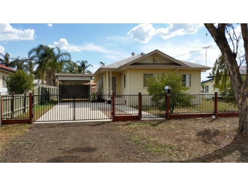 16 Palmer Street, Dalby QLD 4405