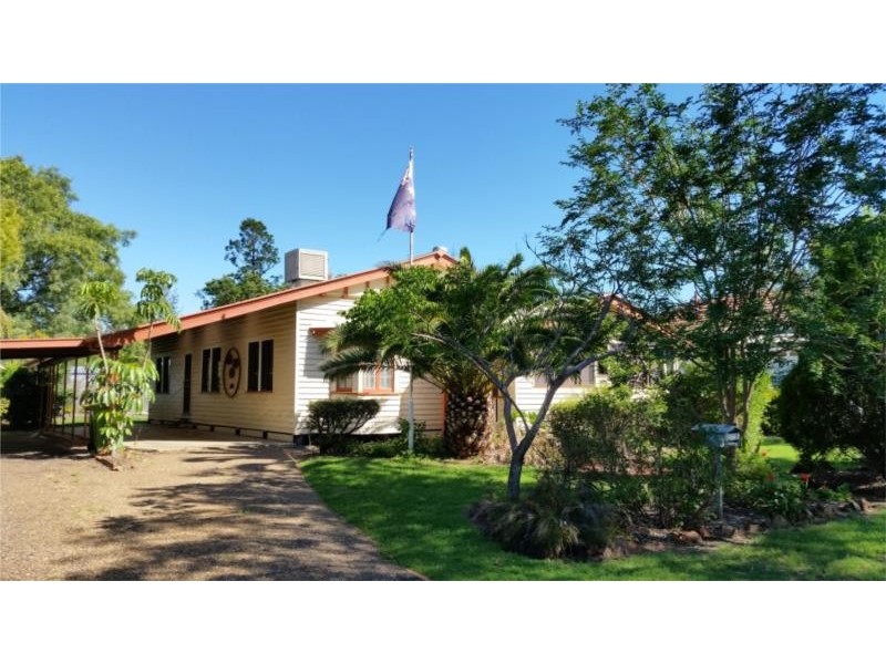 60 Pratten Street, Dalby QLD 4405