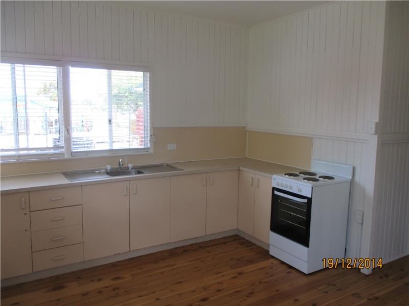 17 Rochedale Street, Dalby QLD 4405