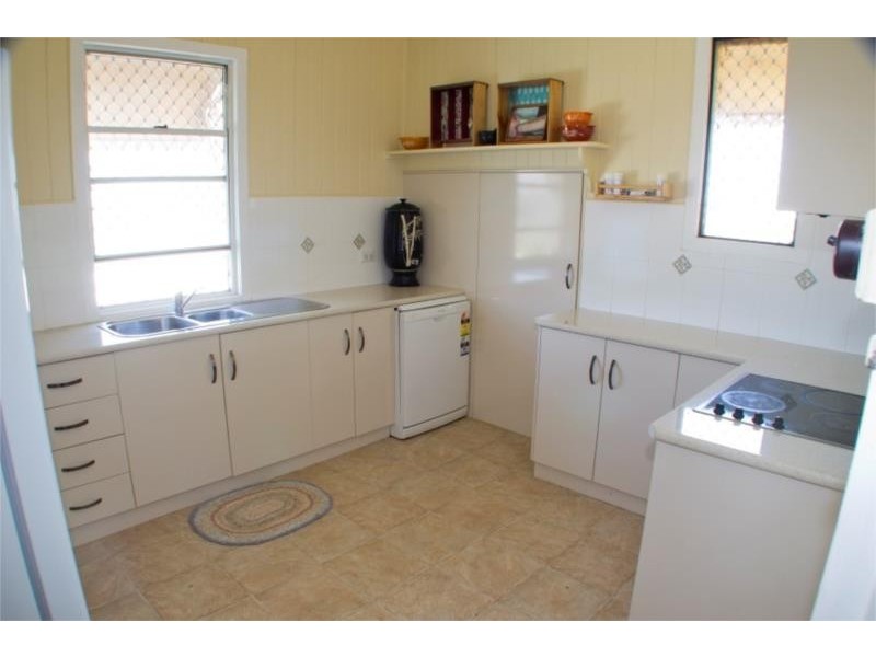 102 Hedge Road, Dalby QLD 4405