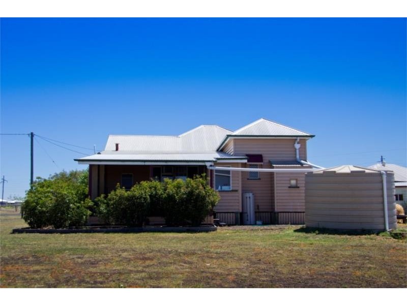 102 Hedge Road, Dalby QLD 4405