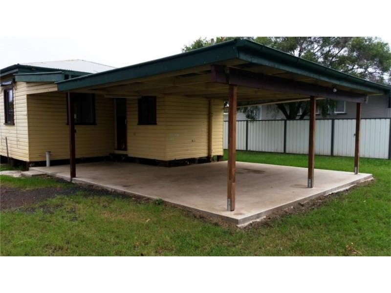 11 Clark Street, Dalby QLD 4405