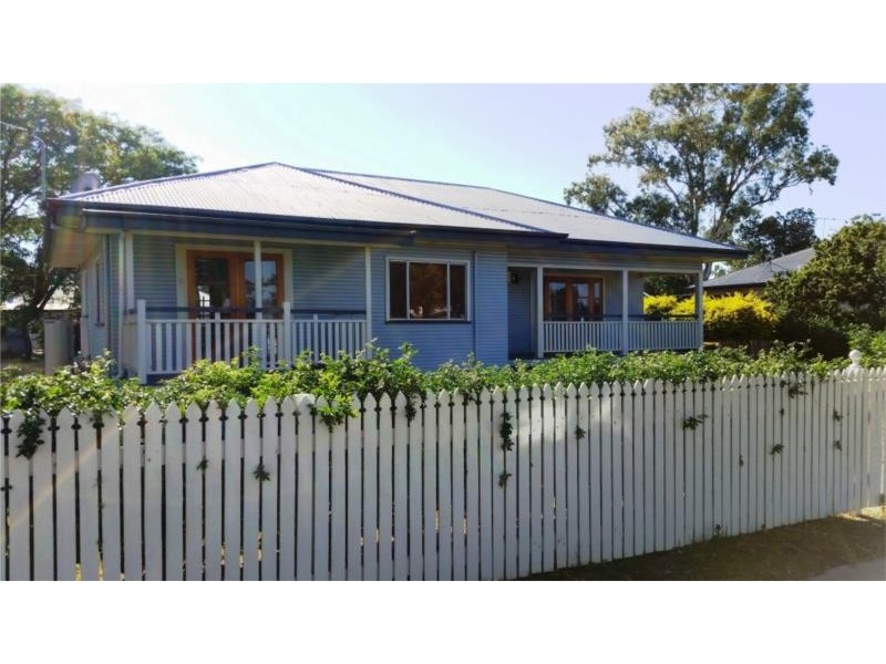 27 Bunya Street, Dalby QLD 4405