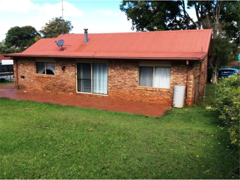 15 Agnes  Street, Centenary Heights QLD 4350