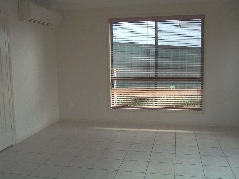 1/3 Stradbroke Street, Rockville QLD 4350