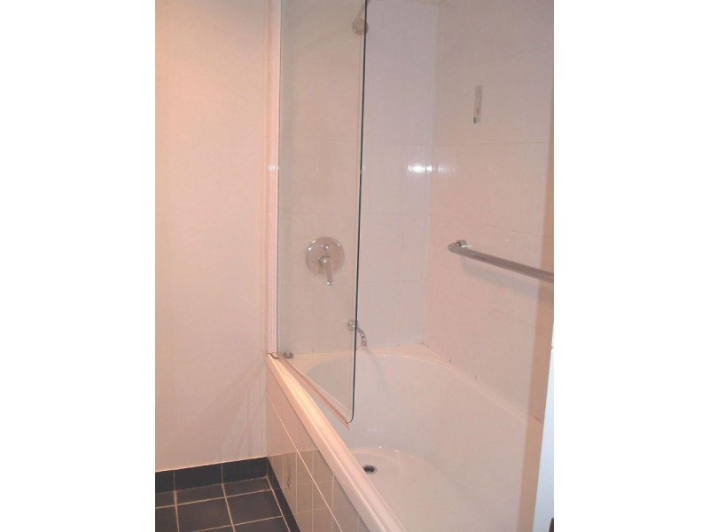 1/3 Stradbroke Street, Rockville QLD 4350