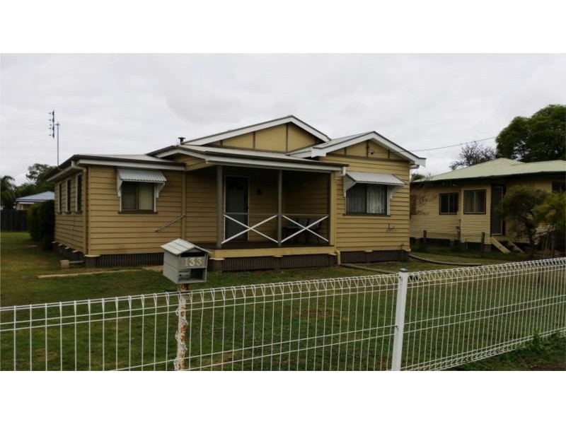 133 Pratten Street, Dalby QLD 4405