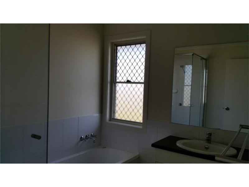 39 Vanessa Drive, Dalby QLD 4405