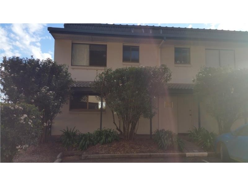 9/2 Benjamin Street, Mount Lofty QLD 4350