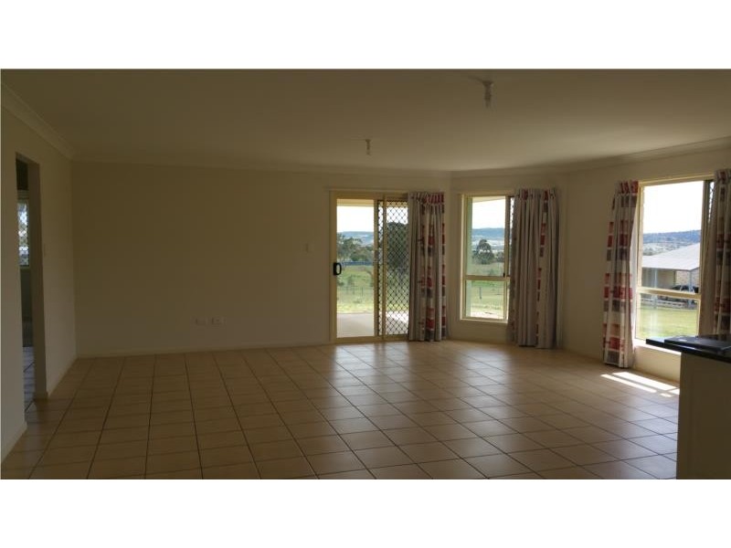 18 Roderick Drive, Cotswold Hills QLD 4350