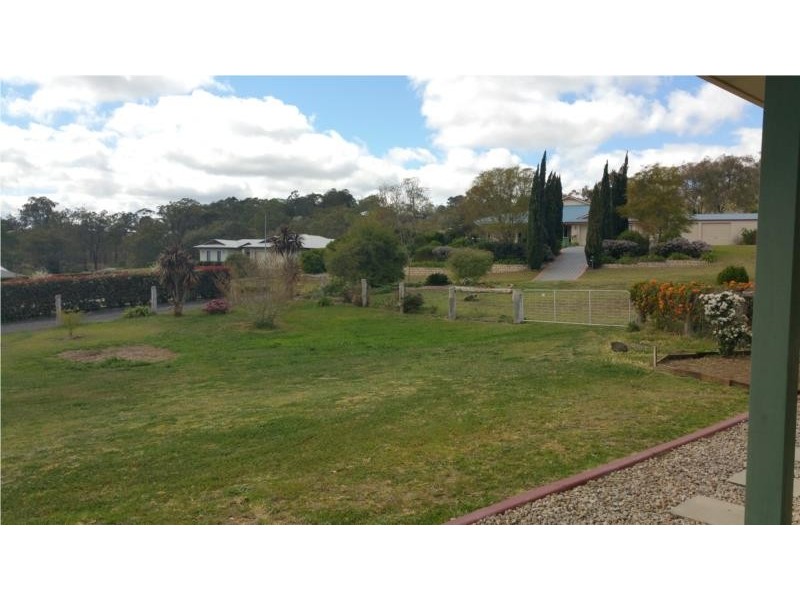 18 Roderick Drive, Cotswold Hills QLD 4350