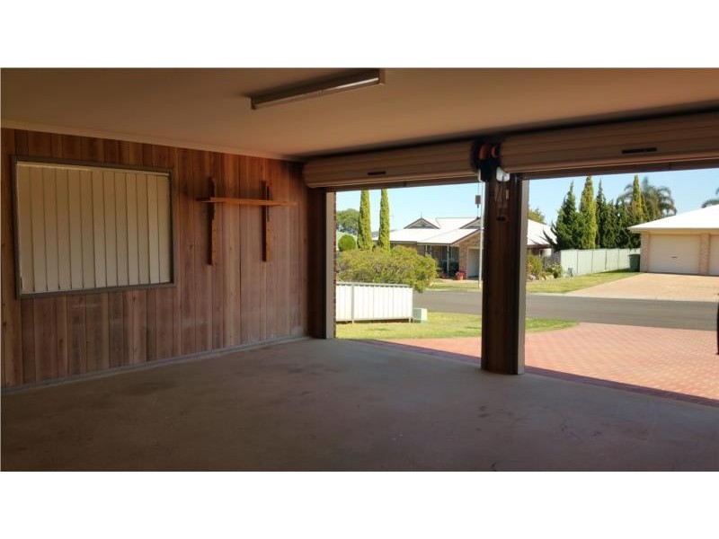 6 Nimrod Court, Wilsonton QLD 4350