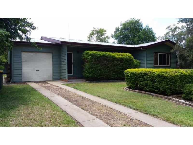 11 Hawthorne Street, Dalby QLD 4405