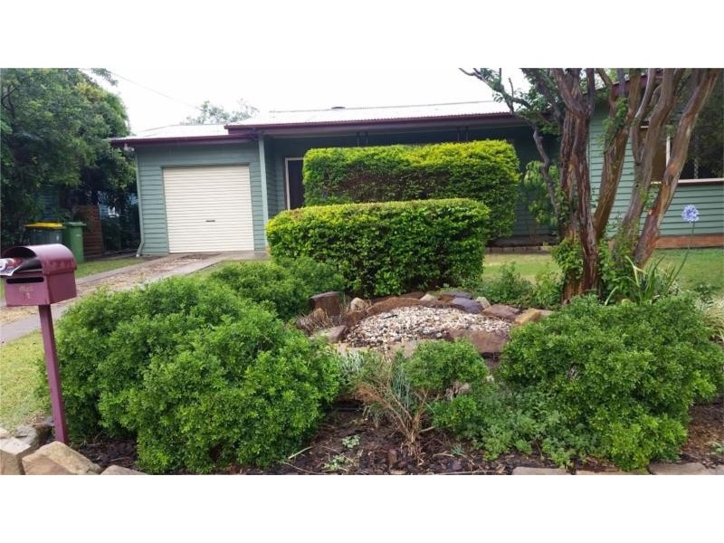 11 Hawthorne Street, Dalby QLD 4405