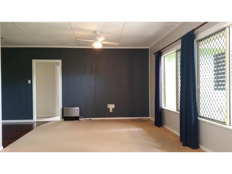 11 Hawthorne Street, Dalby QLD 4405