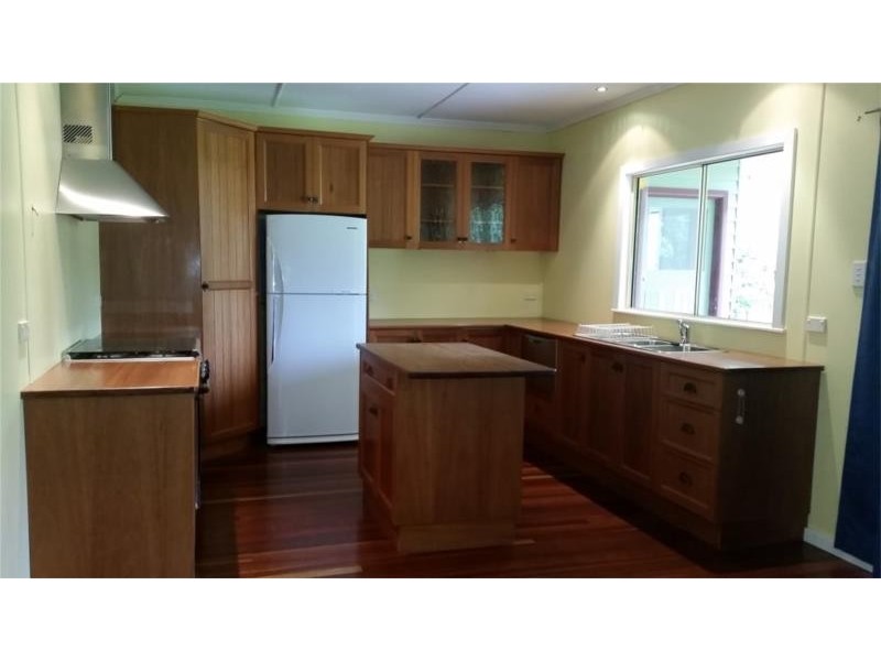11 Hawthorne Street, Dalby QLD 4405