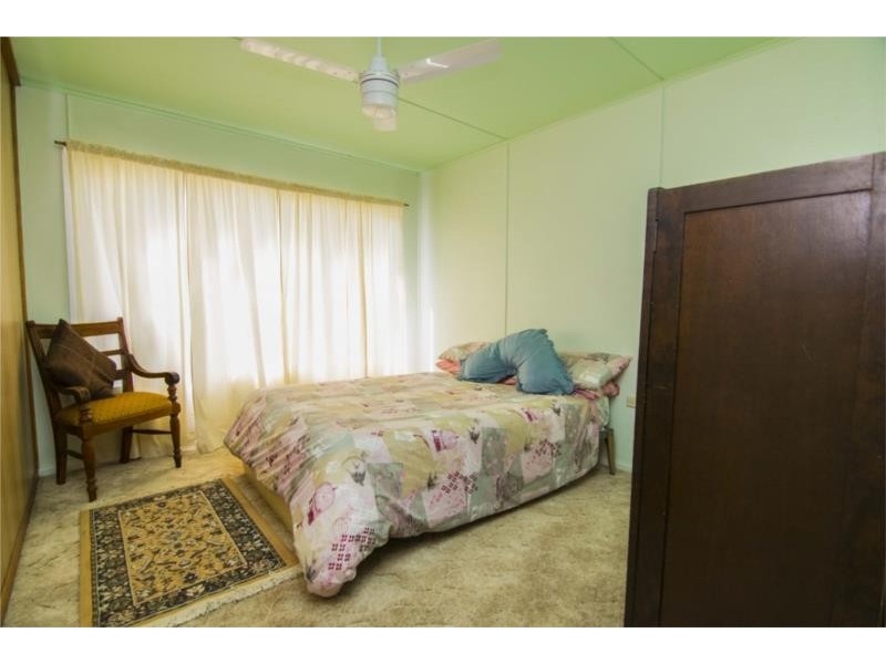 8 Nicholson Street, Dalby QLD 4405