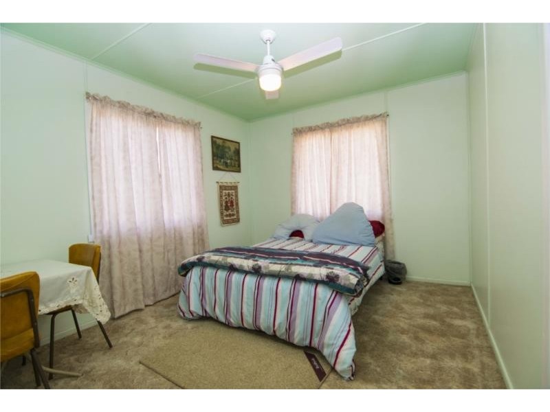 8 Nicholson Street, Dalby QLD 4405