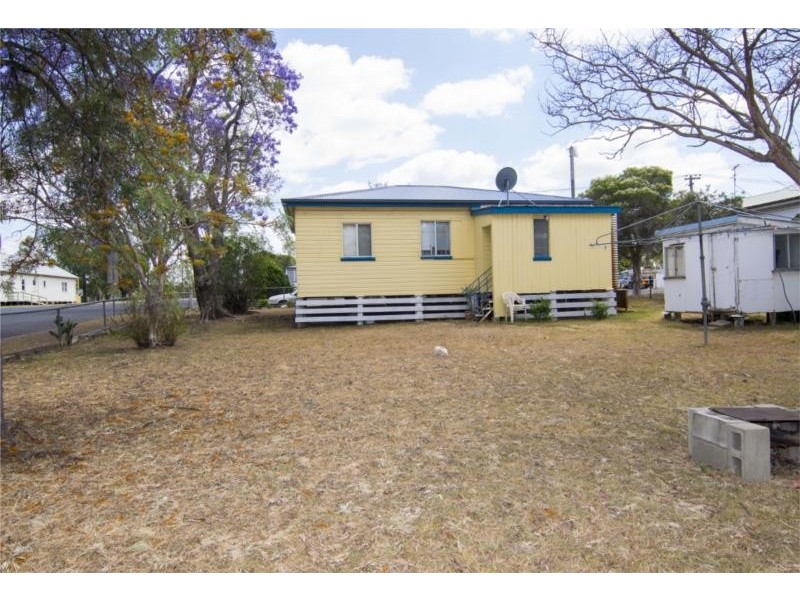 40 Geraghty Street, Cecil Plains QLD 4407