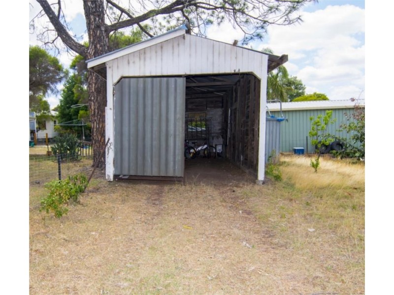 40 Geraghty Street, Cecil Plains QLD 4407