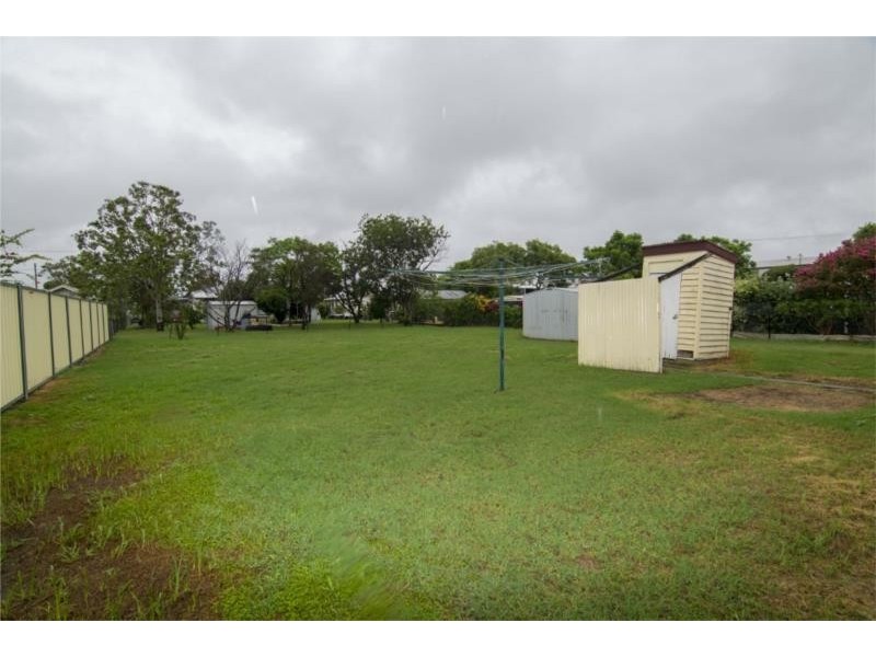 4 Knowles Street, Dalby QLD 4405