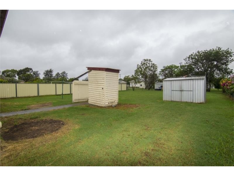 4 Knowles Street, Dalby QLD 4405