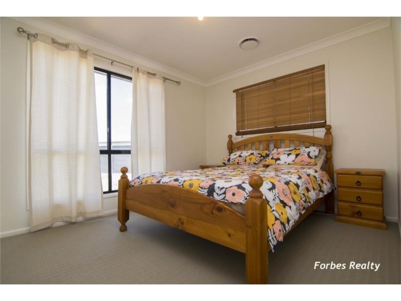 14 Vanessa Drive, Dalby QLD 4405