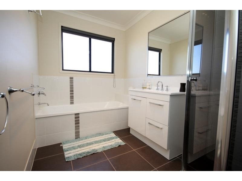 14 Vanessa Drive, Dalby QLD 4405