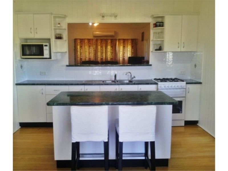 2 Hedge Road, Dalby QLD 4405