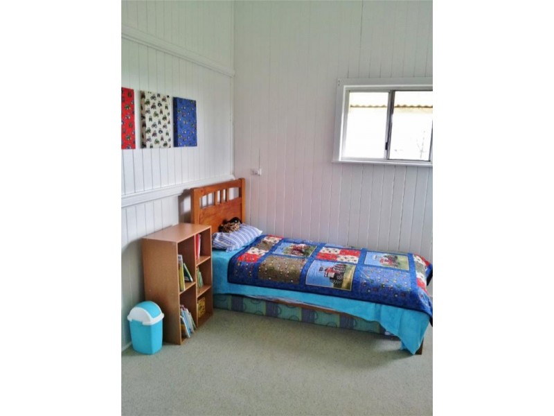 2 Hedge Road, Dalby QLD 4405