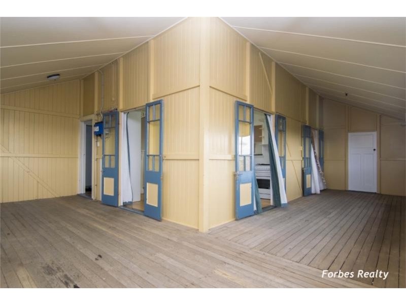 2 Hedge Road, Dalby QLD 4405