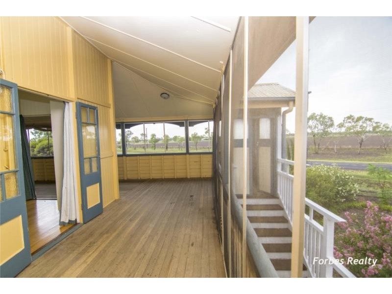 2 Hedge Road, Dalby QLD 4405