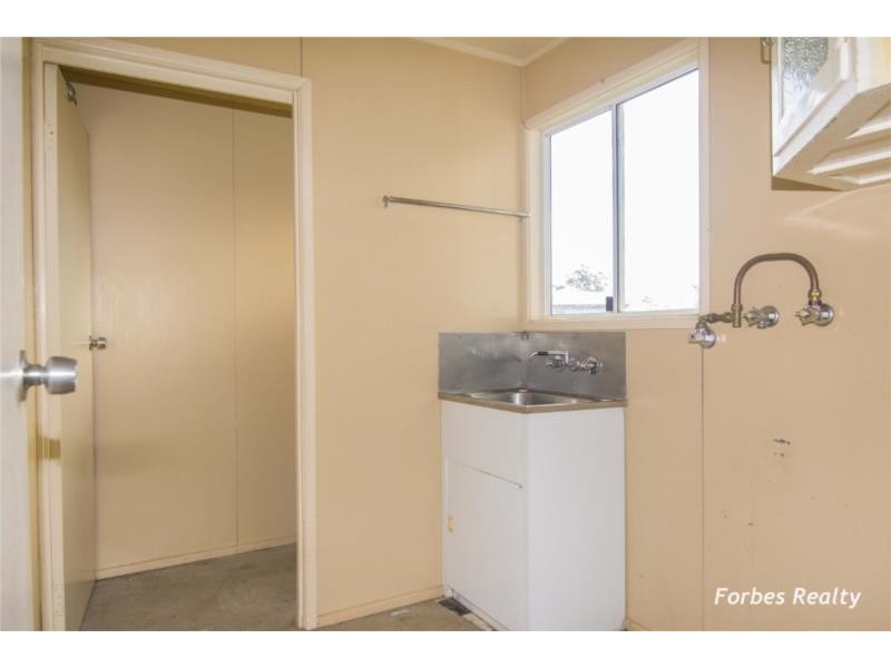 2 Hedge Road, Dalby QLD 4405