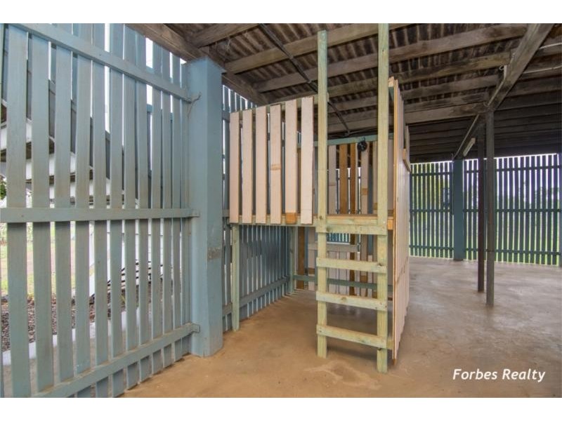 2 Hedge Road, Dalby QLD 4405