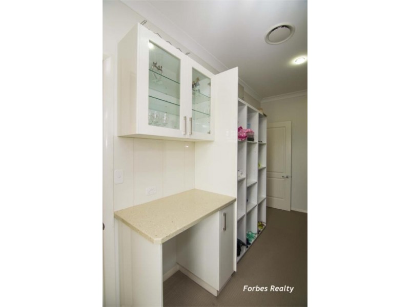 1 Vanessa Drive, Dalby QLD 4405