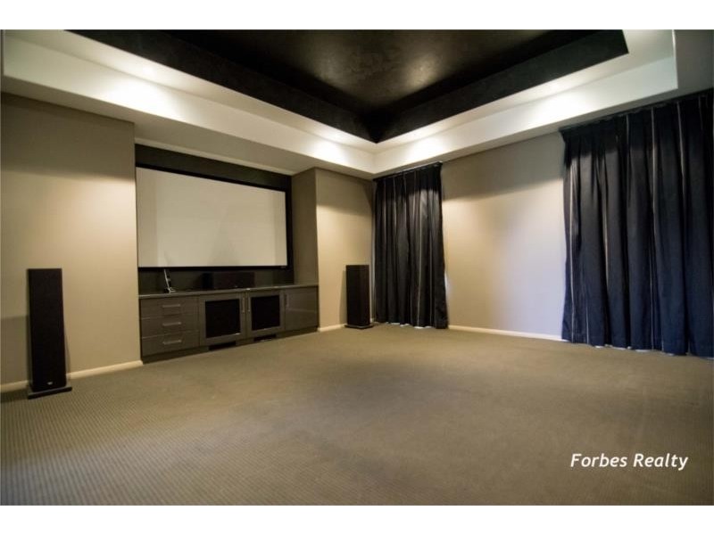 1 Vanessa Drive, Dalby QLD 4405