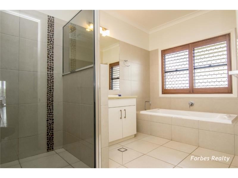 1 Vanessa Drive, Dalby QLD 4405