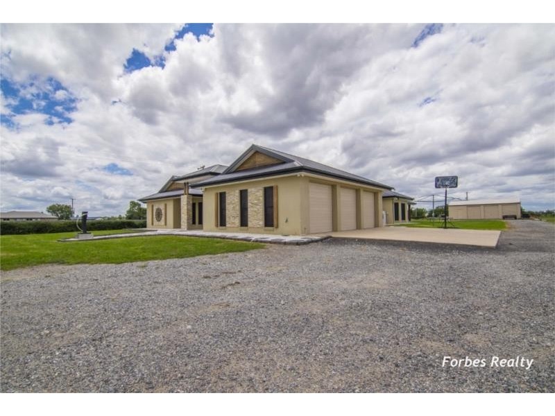 1 Vanessa Drive, Dalby QLD 4405