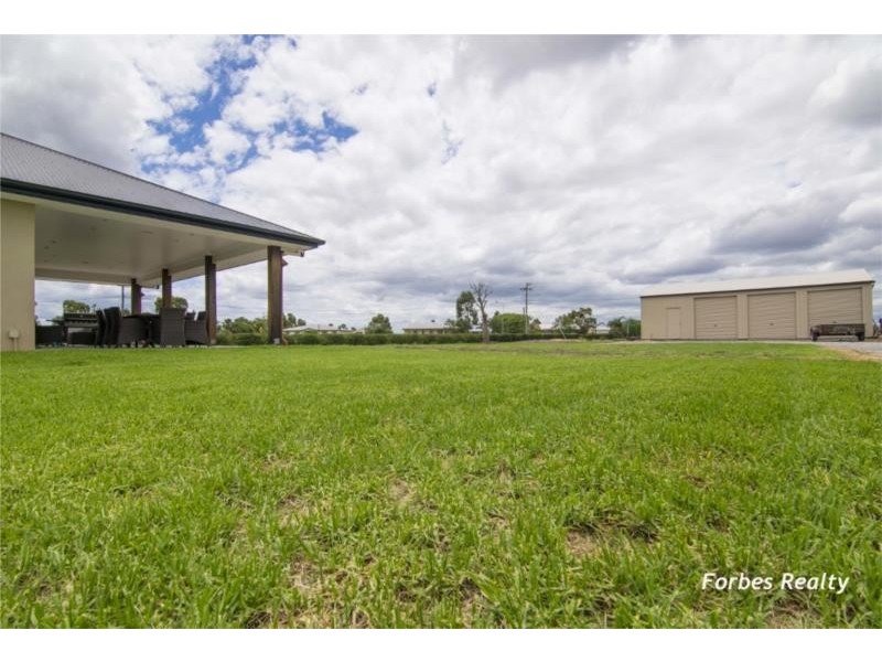 1 Vanessa Drive, Dalby QLD 4405