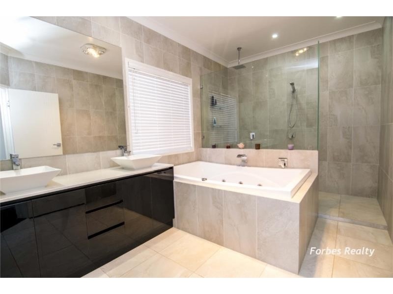 17 Carabella Court, Dalby QLD 4405