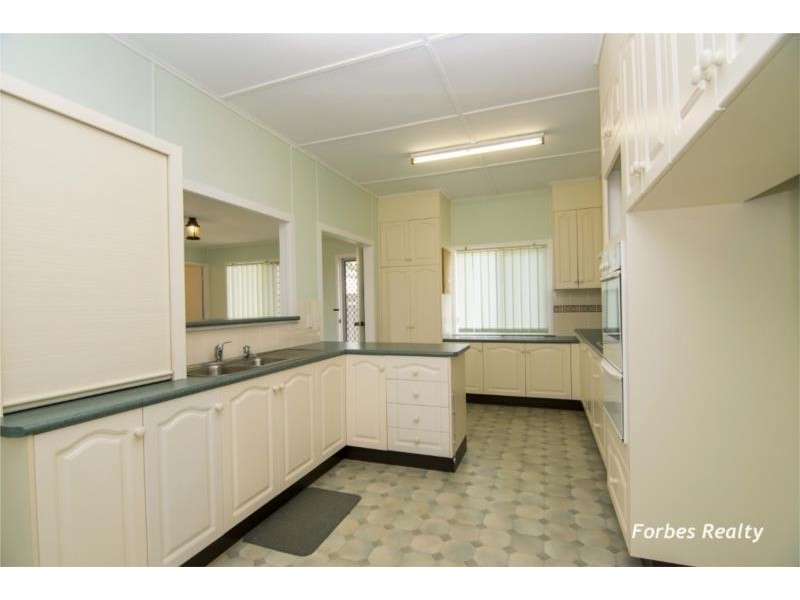 12 Curtis Street, Dalby QLD 4405