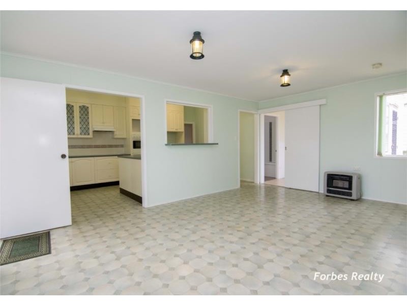 12 Curtis Street, Dalby QLD 4405