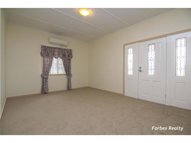 12 Curtis Street, Dalby QLD 4405