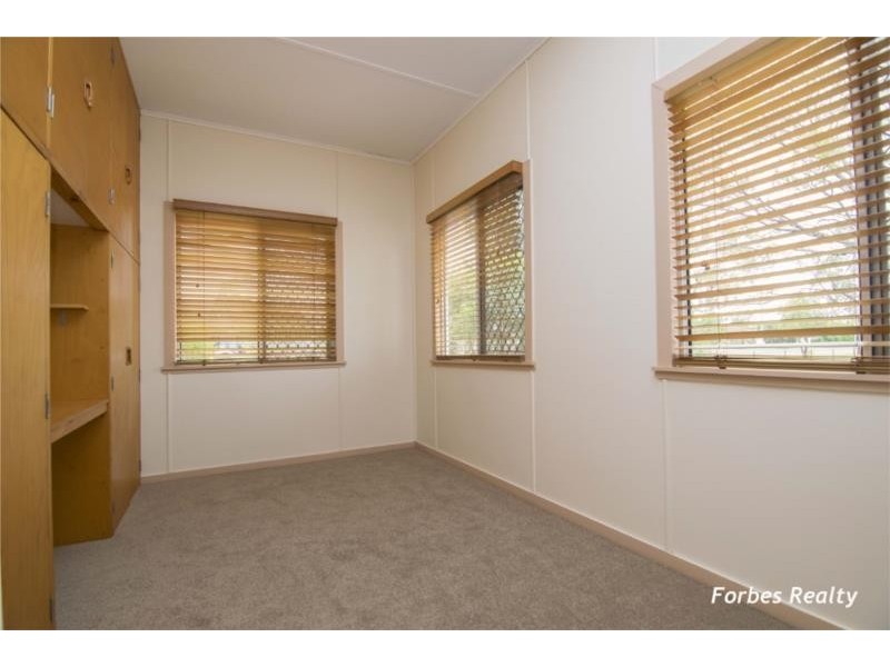 12 Curtis Street, Dalby QLD 4405