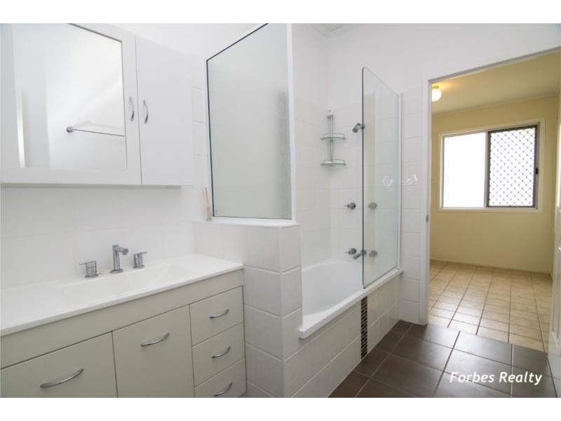 12 Curtis Street, Dalby QLD 4405