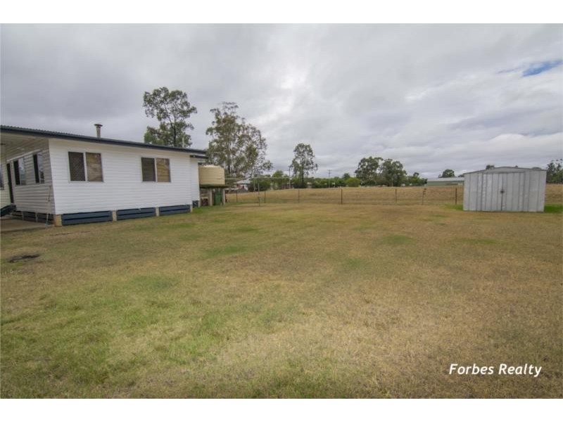 12 Curtis Street, Dalby QLD 4405