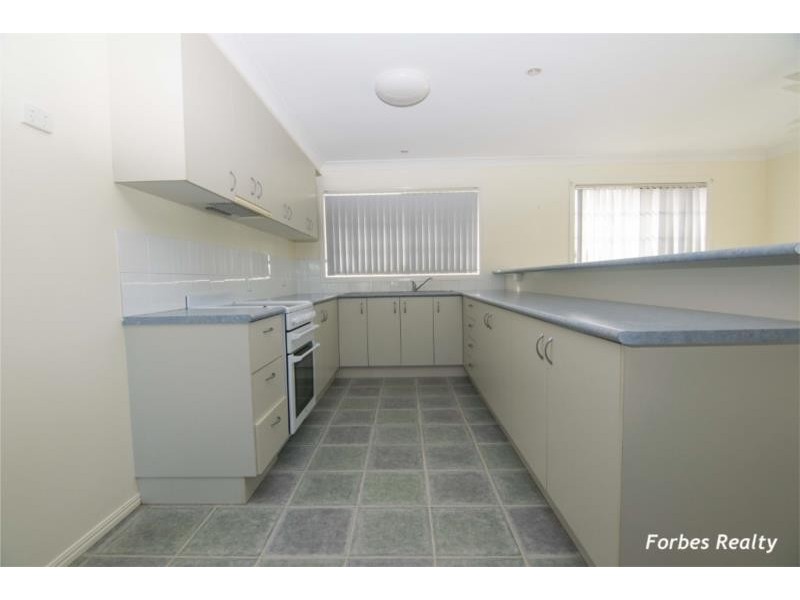 20 Leichhardt Avenue, Dalby QLD 4405