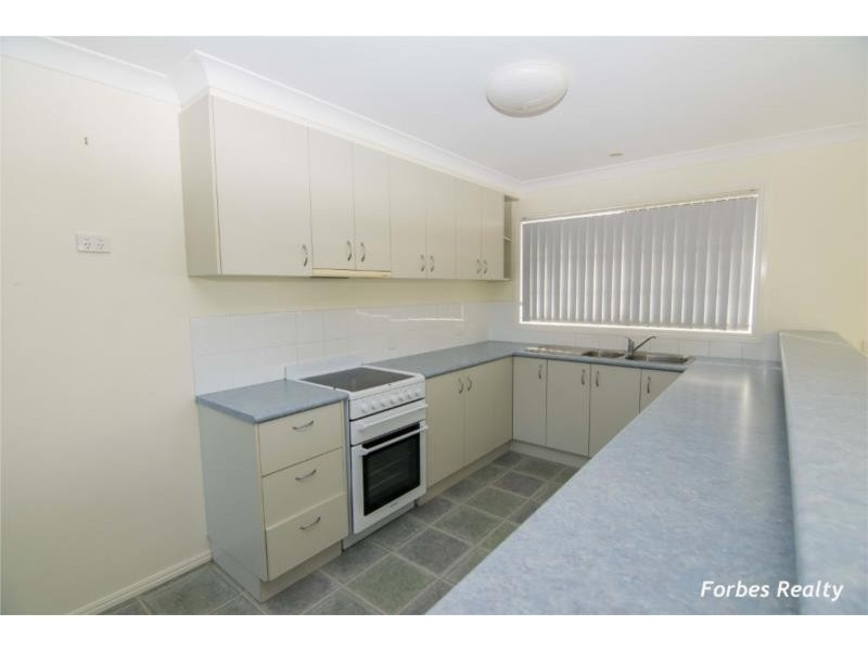 20 Leichhardt Avenue, Dalby QLD 4405