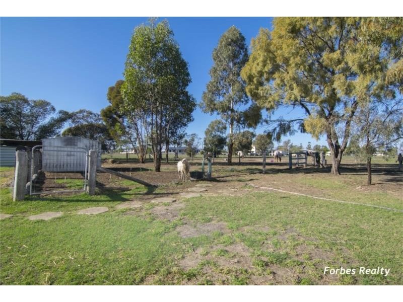 220 Blaxland Road, Dalby QLD 4405