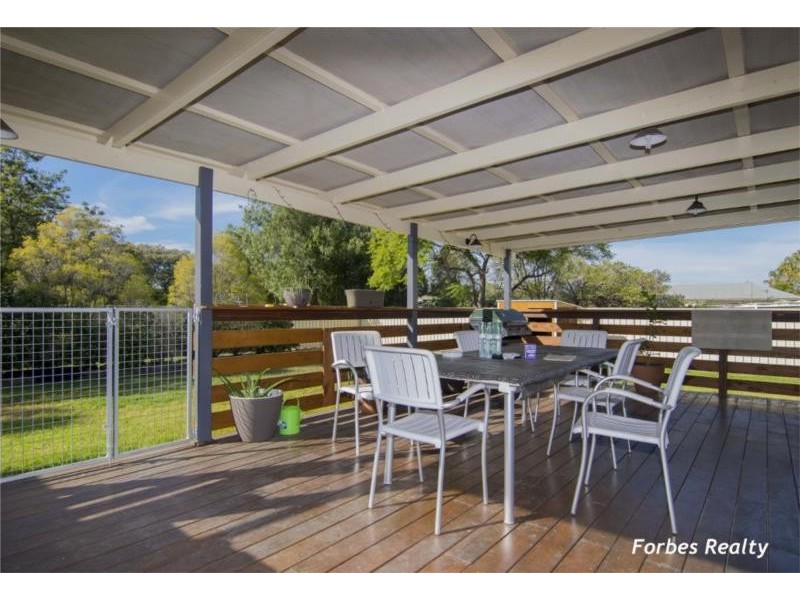 12 Annie Street, Dalby QLD 4405